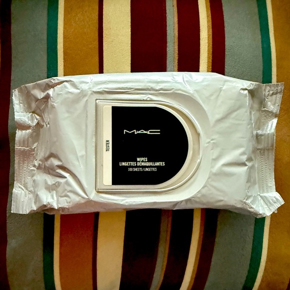 MAC Cosmetics Makeup Remover Wipes - White Packaging - Picture 1 of 1
